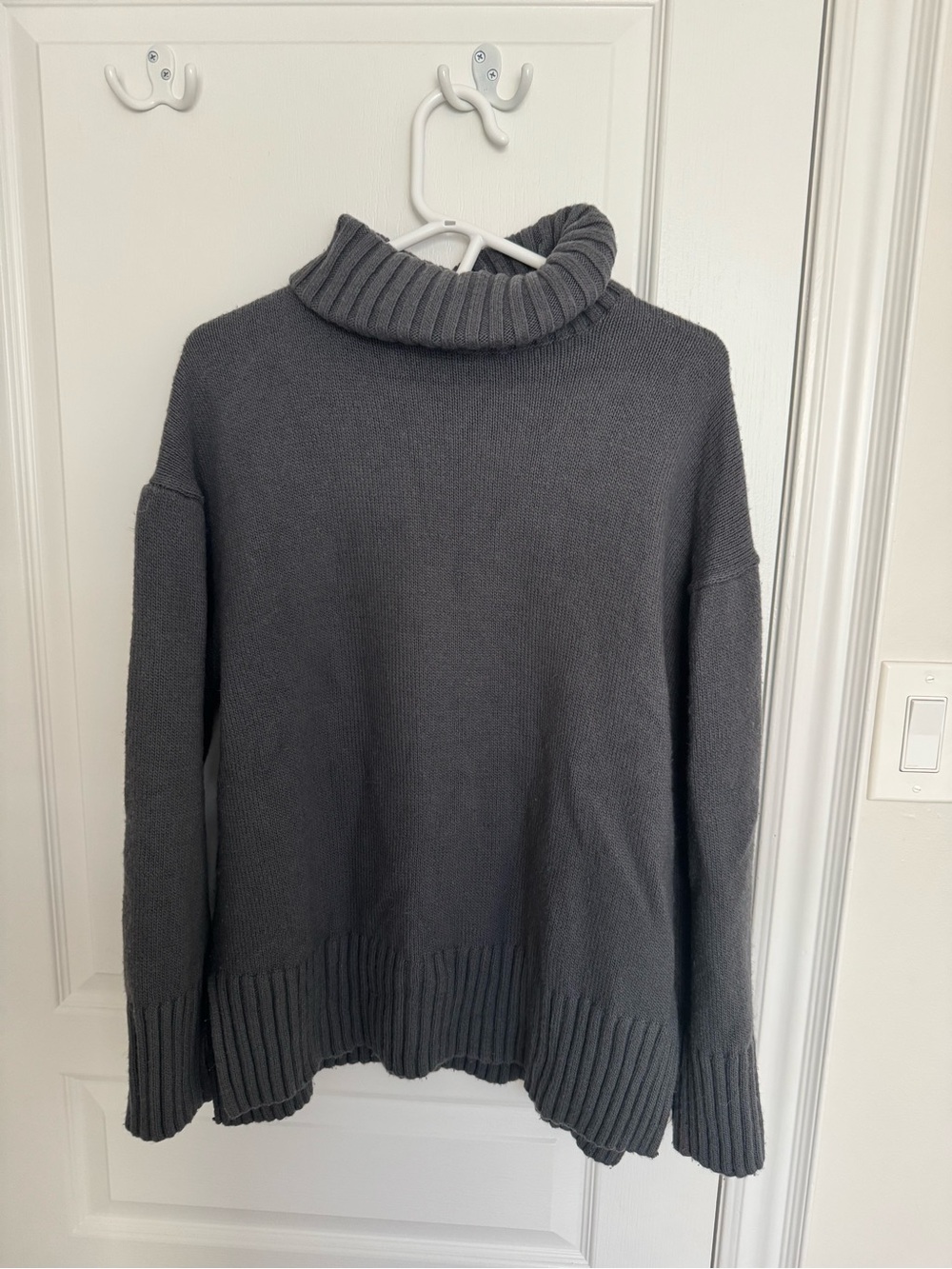 H&M Dark Gray Ribbed Turtleneck Sweater